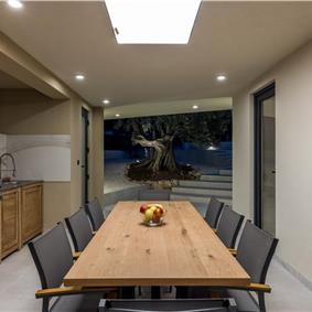 4 bedroom villa with heated pool and sea view in Vinišće, sleeps 8